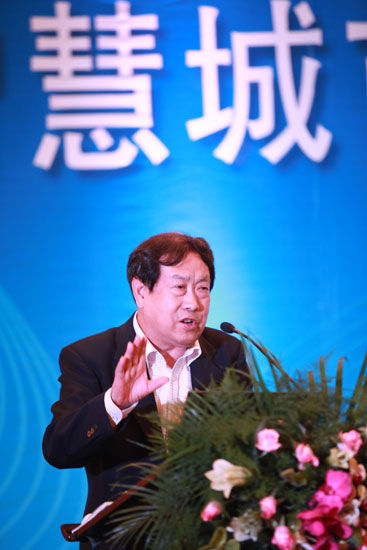 汪玉凱：微博倒逼政府轉型