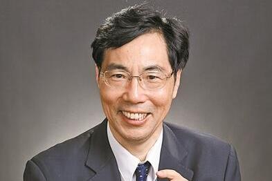 北京大學(xué)法學(xué)院教授 姜明安 北京大學(xué)法學(xué)院教授 姜明安