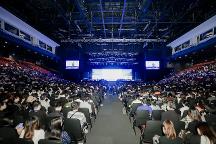 機甲教父孫世前于2023全球新經(jīng)濟大會宣布：中方機甲備戰(zhàn)完畢！