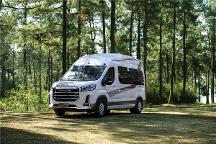 愜意城市露營更需好車相伴！上汽大通MAXUS旅行家V100與福特房車，誰更出色？